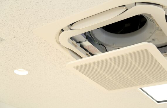 プロの技術で水漏れや汚れに対応 | 分解洗浄や点検で訪問する鹿屋市のエアコンクリーニング大空